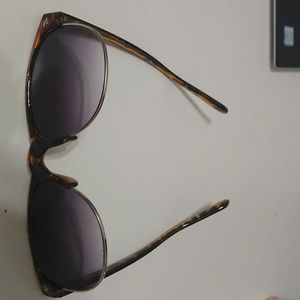 Leopard print sunglasses